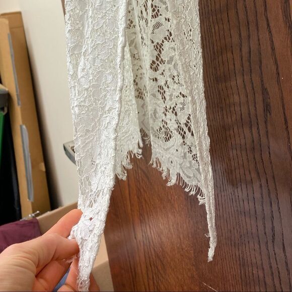 Aqua cream sheer lace scoop neck sleeveless tunic tank - Picture 3 of 6